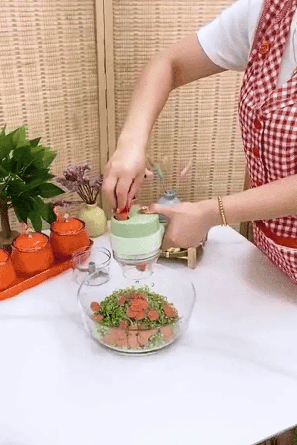Mini Wireless Electric Food Chopper – USB Rechargeable | One-Button Operation